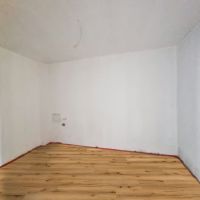 2. OG, rechts, Küche.jpg