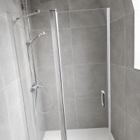 moderne_dusche_mit_minimalistischem_design.jpg