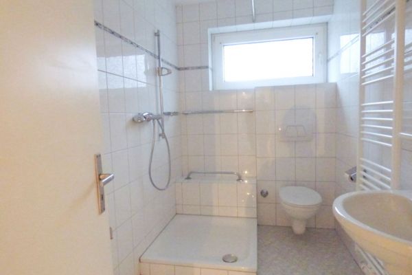 Badezimmer 1. OG-2.jpg