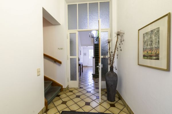 Aufgang zur Gewerbeeinheit.jpg